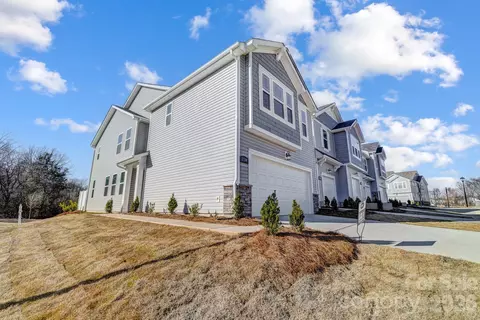 9226 Pagoda Oak Dr, Charlotte, NC 28269