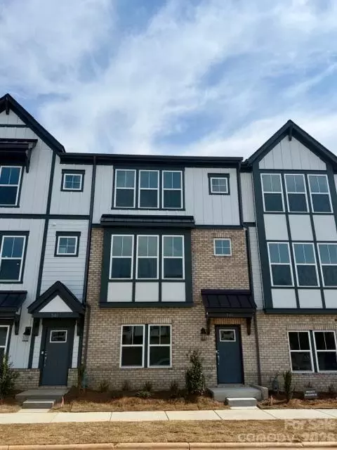 545 Annie Lowery Way, Davidson, NC 28036