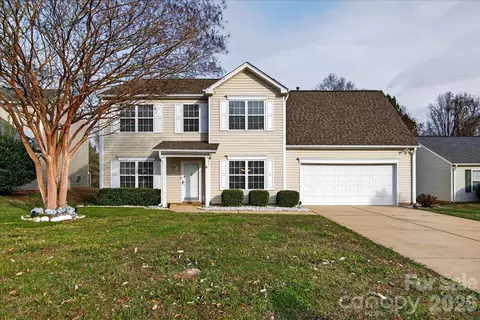 9830 Avensong Crossing Dr, Charlotte, NC 28215