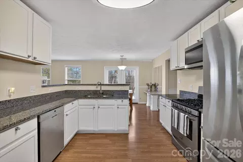 9830 Avensong Crossing Dr, Charlotte, NC 28215
