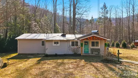 7495 Laurel St, Collettsville, NC 28611