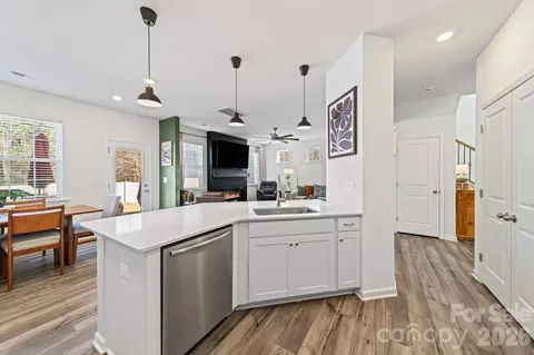 Kitchen - 5843 Soft Shell Dr, Lancaster, SC 29720 photo 4 of 6