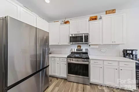 Kitchen - 5843 Soft Shell Dr, Lancaster, SC 29720 photo 3 of 6