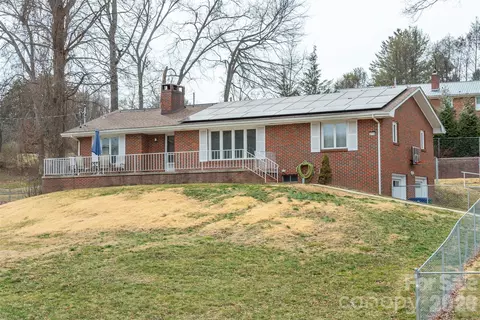 318 Old Leicester Hwy, Asheville, NC 28806