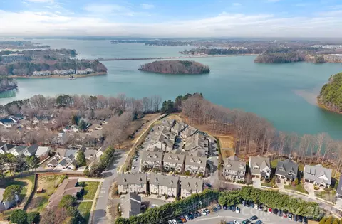 744 Amalfi Dr, Davidson, NC 28036