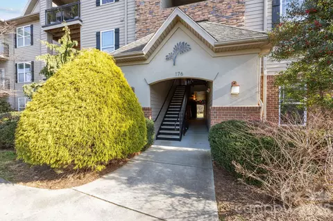 176 Brickton Village 206 Cir #206, Fletcher, NC 28732