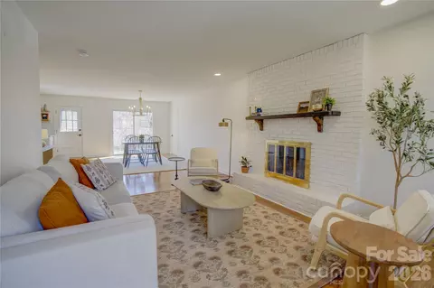 21 Kilkenny Dr, Asheville, NC 28806