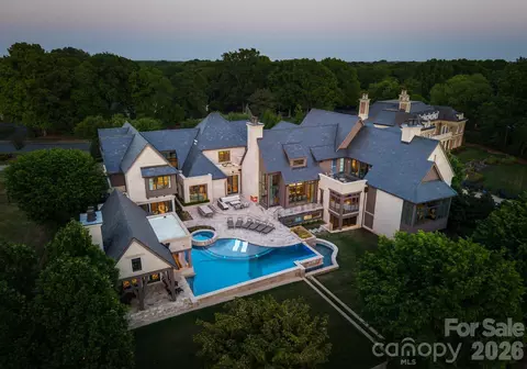 7318 Baltusrol Ln, Charlotte, NC 28210