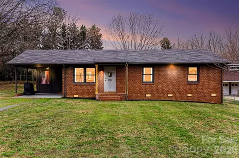 5502 Chicopee Dr, Mint Hill, NC 28227