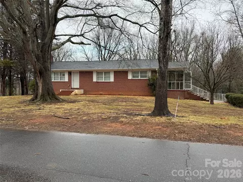 1235 27th Ne Ave NE, Hickory, NC 28601