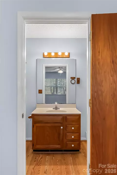 Bath - 350 Sandy Bottom Rd, Marshall, NC 28753 photo 1 of 3