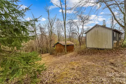 Exterior - 350 Sandy Bottom Rd, Marshall, NC 28753 photo 5 of 8