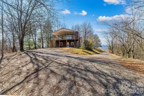 350 Sandy Bottom Rd, Marshall, NC 28753