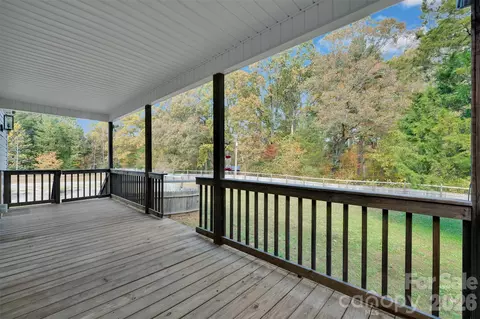 513 Weathers Creek Rd, Troutman, NC 28166