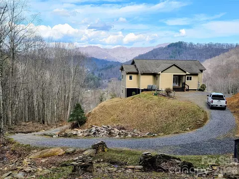 254 Ray Mine Rd, Burnsville, NC 28714
