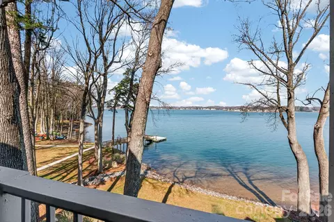 345 Northwest Dr, Davidson, NC 28036
