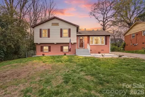 8224 Carrolwood Dr, Charlotte, NC 28217