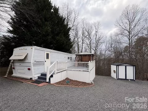 200 Badin View Rd, New London, NC 28127