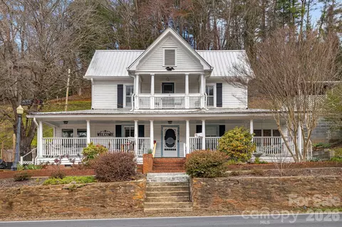 364 Haywood Rd, Dillsboro, NC 28725