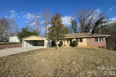340 Hillcrest Dr, Elkin, NC 28621