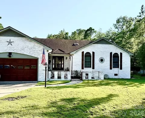 5802 Jolly Roger Ct, New Bern, NC 28560