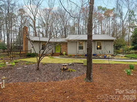 7801 Meadowview Ln, Charlotte, NC 28270