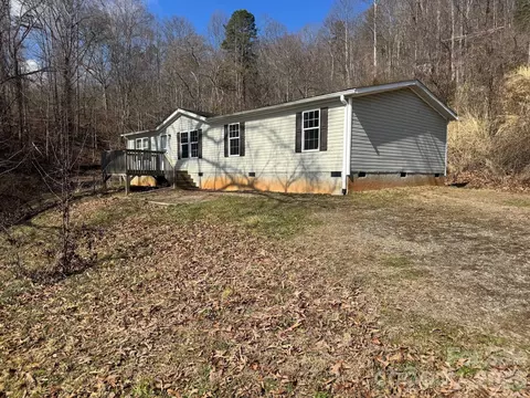 31 Parker Dr, Candler, NC 28715