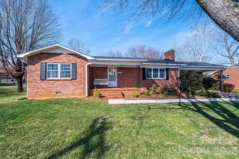 1425 5th Ne St NE, Hickory, NC 28601