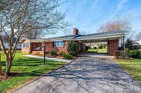 1425 5th Ne St NE, Hickory, NC 28601