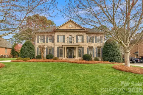 7300 Stonehaven Dr, Waxhaw, NC 28173