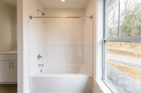 Bath - 165 Cascade Ridge Rd, Fairview, NC 28730 photo 5 of 5