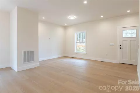 Living - 165 Cascade Ridge Rd, Fairview, NC 28730 photo 5 of 8
