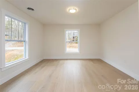Bedroom - 165 Cascade Ridge Rd, Fairview, NC 28730 photo 3 of 7