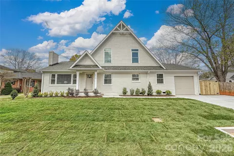 815 Hartness Ave, Charlotte, NC 28211
