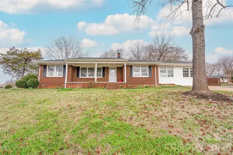 2926 Lake Dr, Shelby, NC 28152