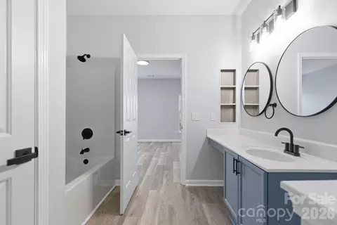 Bath - 7978 Mariners Pointe Cir, Denver, NC 28037 photo 1 of 4