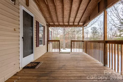 Exterior - 8636 County Line Rd, Hickory, NC 28602 photo 3 of 4