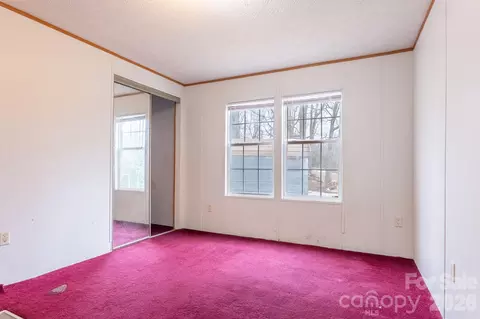 Bedroom - 8636 County Line Rd, Hickory, NC 28602 photo 2 of 3