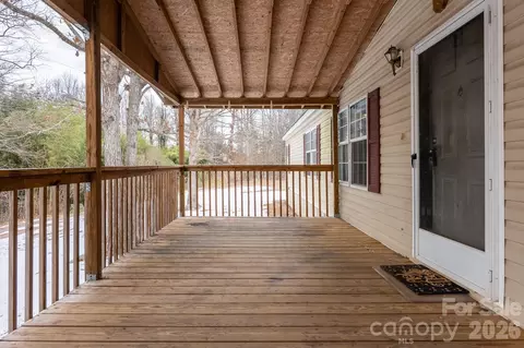 Exterior - 8636 County Line Rd, Hickory, NC 28602 photo 2 of 4