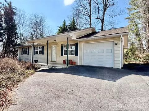 2335 Greater Druid Hills Blvd, Hendersonville, NC 28791