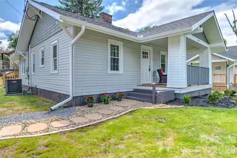109 W Marshall St, Waynesville, NC 28786