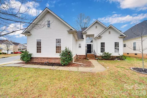 9319 Arbor Creek Dr, Charlotte, NC 28269