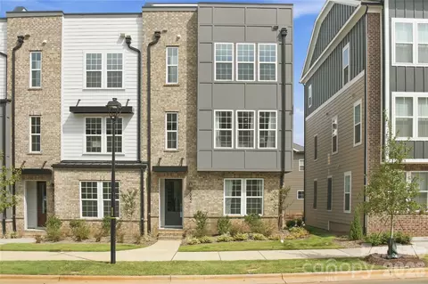7052 Westrow Ave, Charlotte, NC 28278