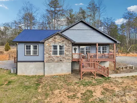 301 Mcginnis Dr, Old Fort, NC 28762