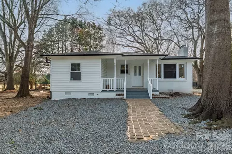 2447 Old Nc 27 10 Hwy #10, Mount Holly, NC 28120