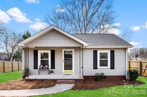 604 Walnut St, Belmont, NC 28012