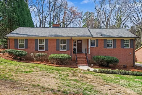 470 Livingston Dr, Charlotte, NC 28211