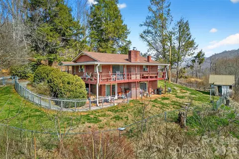1306 Fork Mountain Rd, Bakersville, NC 28705