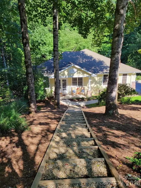 113 Chancery Ct, Flat Rock, NC 28731