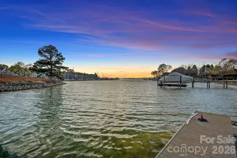 18726 Bluff Point Rd, Cornelius, NC 28031